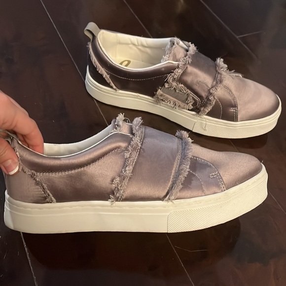 Sam Eldeman Size 8.5 grey shoes - Picture 2 of 2